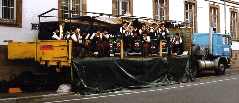 Bench-crushing enthusiasm for the band