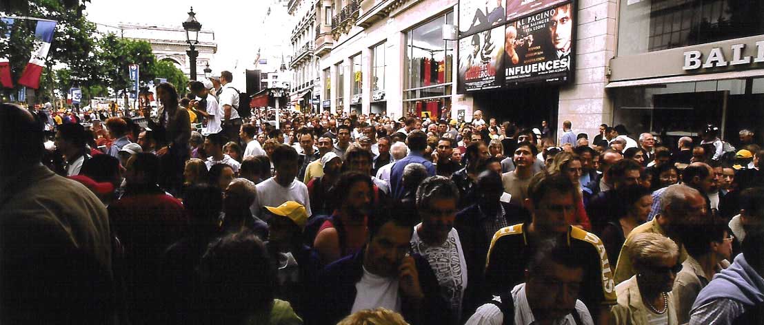 Tour crowd