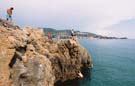 animation - Lerici Diving Club - The big jump; watch the blue shorts in the upper left